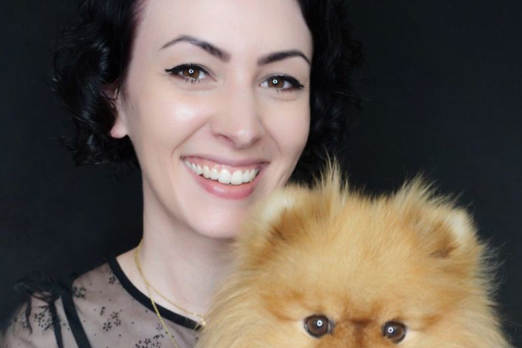 Polly, Topstylistin bei Haareszeiten